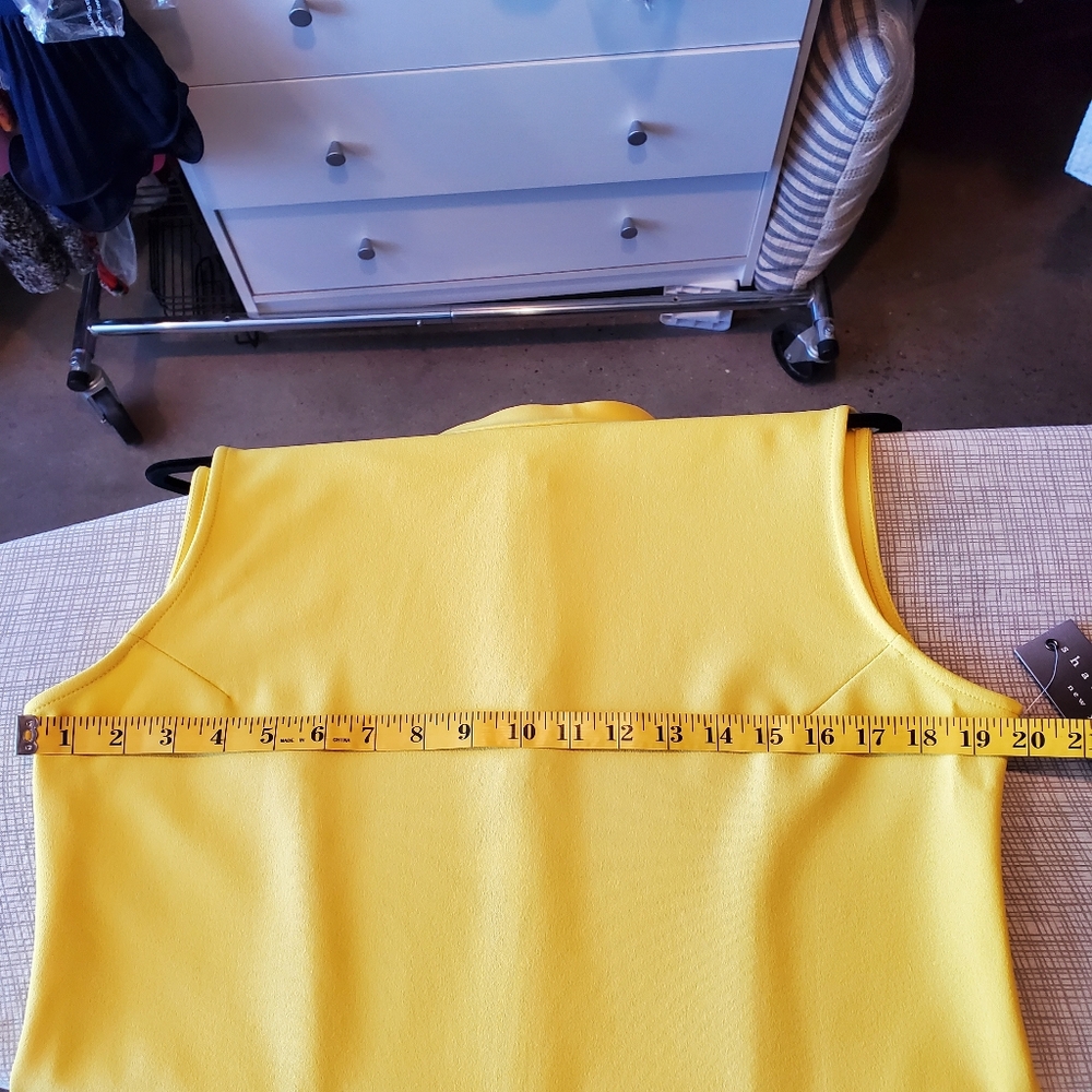 Yellow dress - Picture 4 of 7